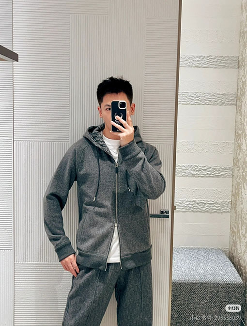 ディオール クラシックなウールとカシミアのフード付きタートルネックカーディガンジャケット