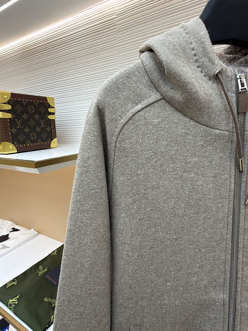 ディオール クラシックなウールとカシミアのフード付きタートルネックカーディガンジャケット