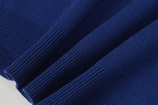 ロエベ 新シーズンのモダールアナグラムポケットセーター