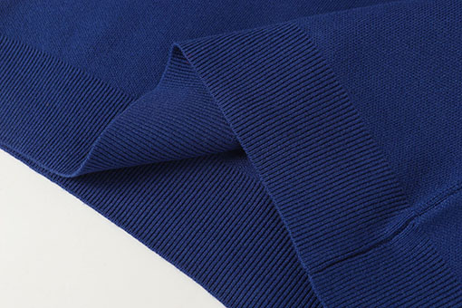 ロエベ 新シーズンのモダールアナグラムポケットセーター