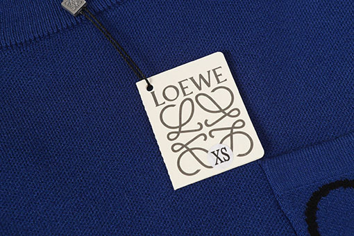 ロエベ 新シーズンのモダールアナグラムポケットセーター