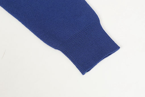 ロエベ 新シーズンのモダールアナグラムポケットセーター