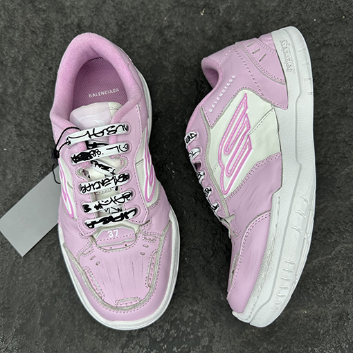 バレンシアガ Balenciaga HAMPTONS WORN-OUT ミディアムダメージスニーカー