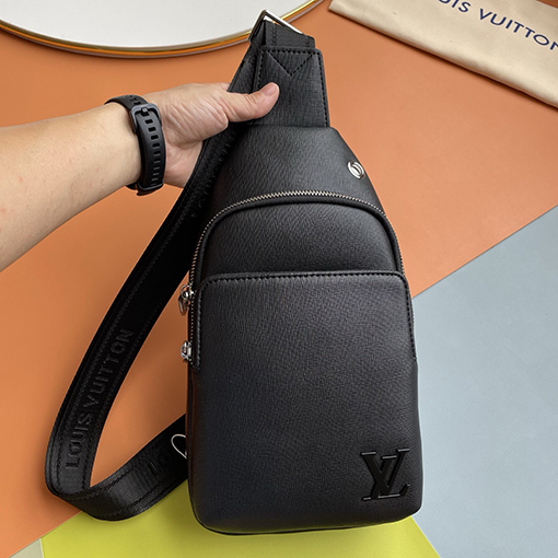 ルイヴィトンスーパーコピー 新しいメンズチェストバッグ