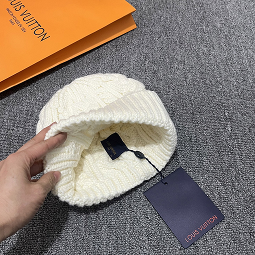 ルイヴィトン 刺繍ロゴニット帽