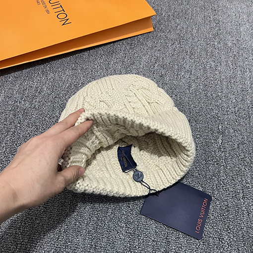 ルイヴィトン 刺繍ロゴニット帽