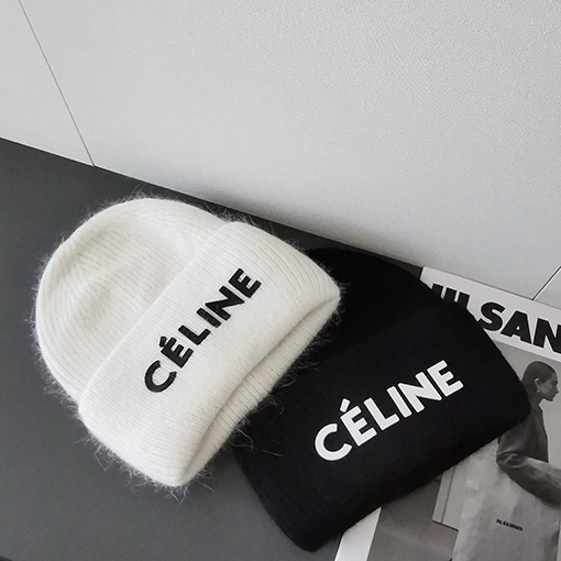 セリーヌ CELINE アンゴラウサギの毛皮のニット帽