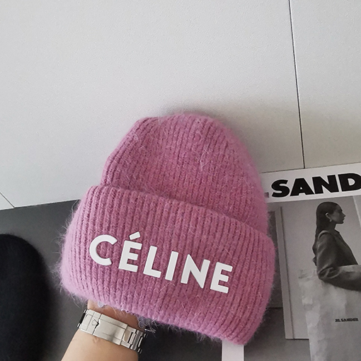 セリーヌ CELINE アンゴラウサギの毛皮のニット帽