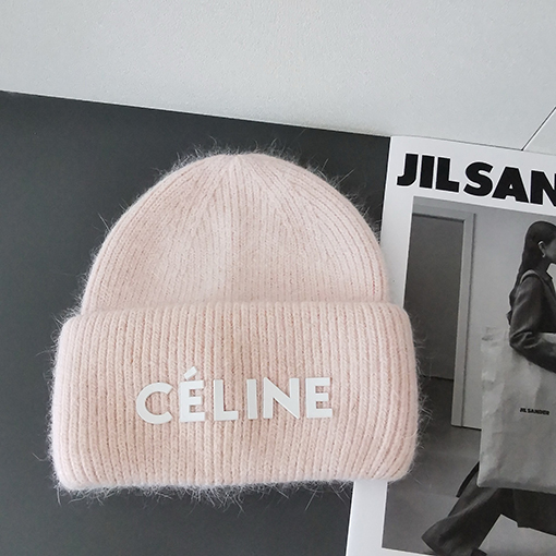 セリーヌ CELINE アンゴラウサギの毛皮のニット帽