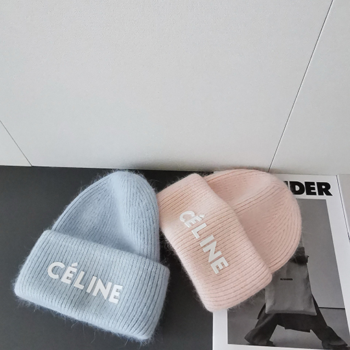 セリーヌ CELINE アンゴラウサギの毛皮のニット帽