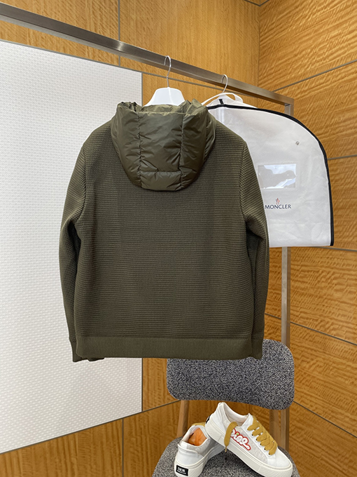 モンクレール 刺繍パッチワークフード付きダウンジャケット