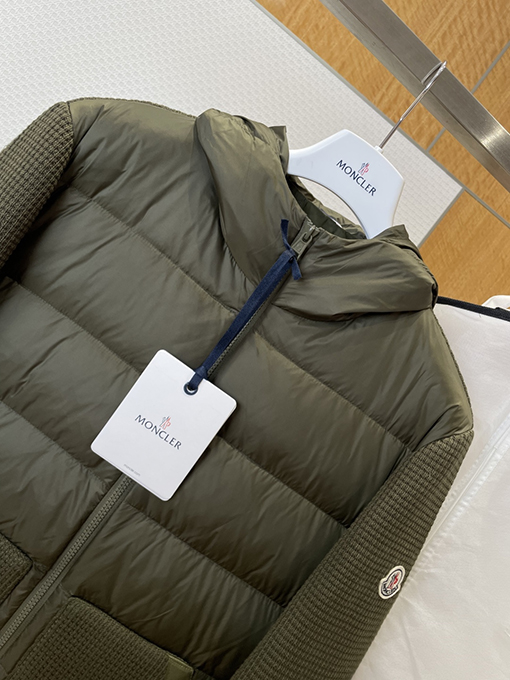 モンクレール 刺繍パッチワークフード付きダウンジャケット