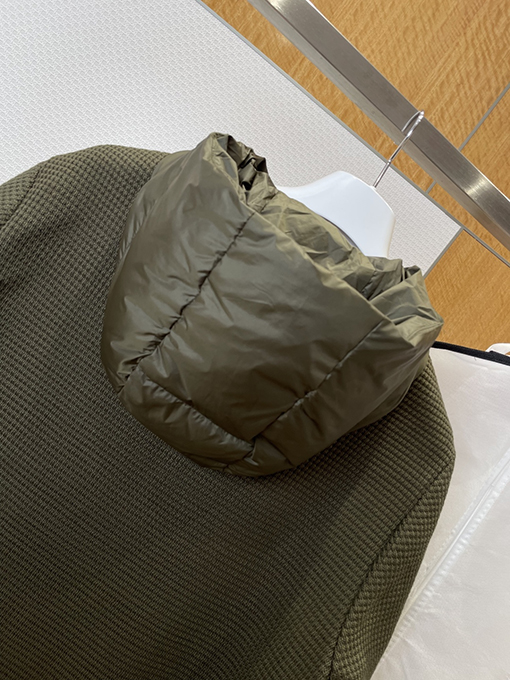 モンクレール 刺繍パッチワークフード付きダウンジャケット