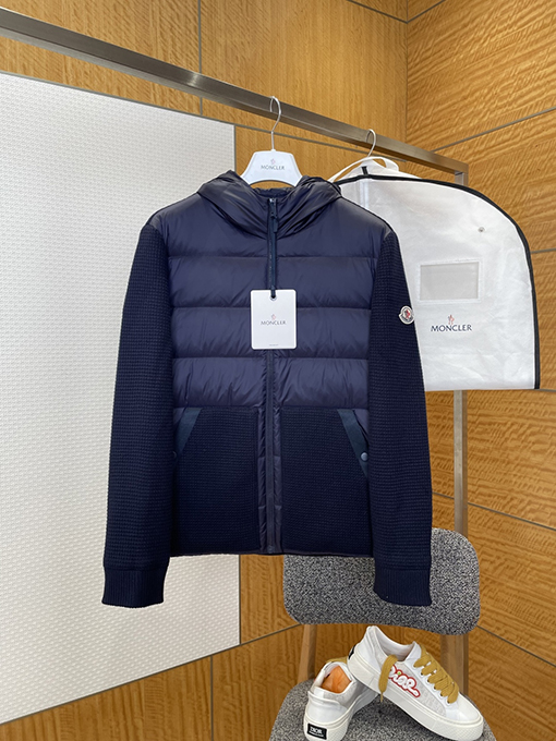 モンクレール 刺繍パッチワークフード付きダウンジャケット
