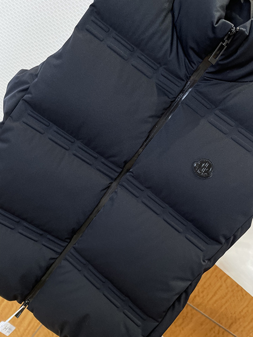 モンクレールスーパーコピー ロゴスタンドカラーダウンベスト