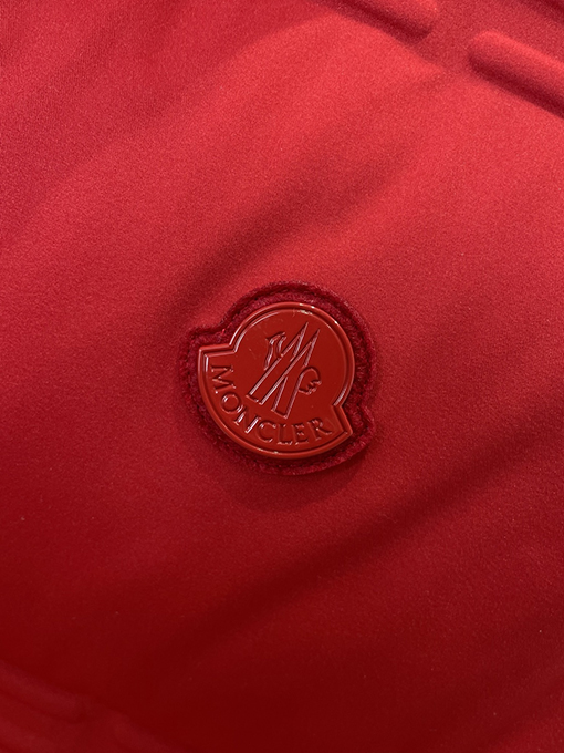 モンクレールスーパーコピー ロゴスタンドカラーダウンベスト