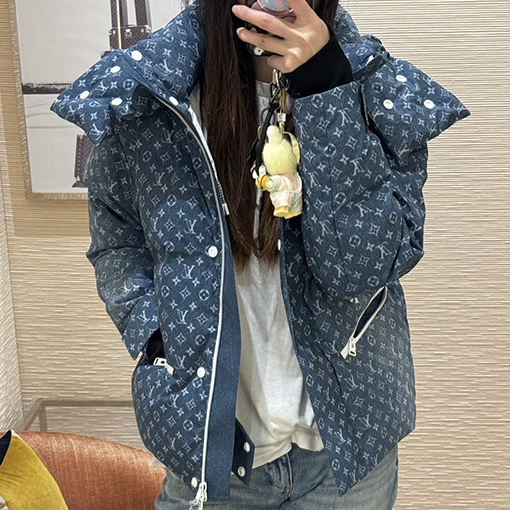 ルイヴィトン 全面モノグラムスキーダウンジャケット