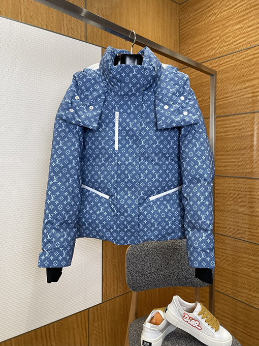 ルイヴィトン 全面モノグラムスキーダウンジャケット