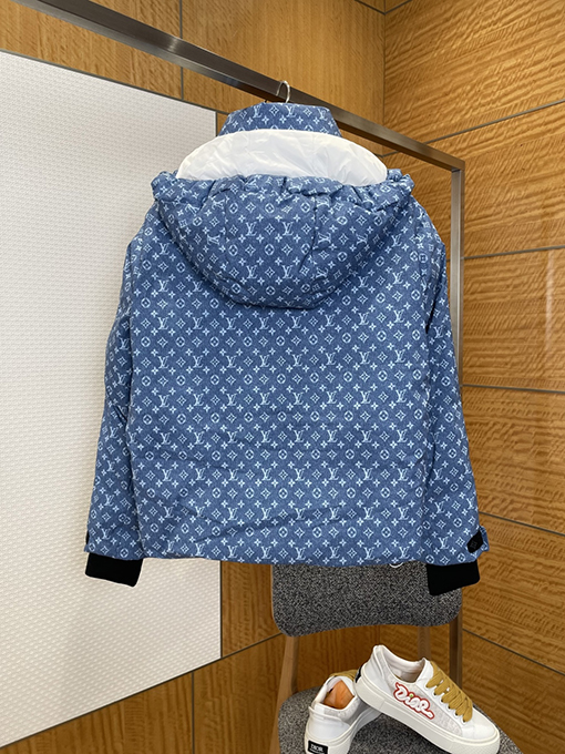 ルイヴィトン 全面モノグラムスキーダウンジャケット