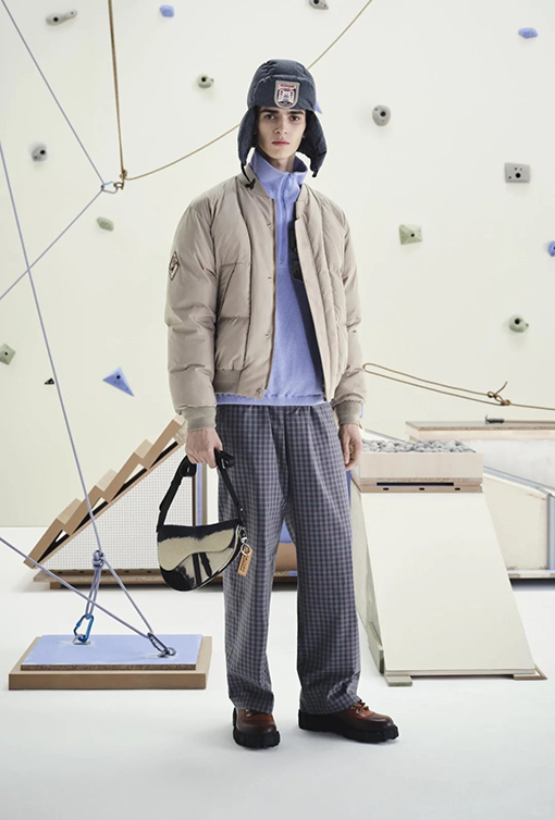 ディオール 刺繍入りベースボールカラーダウンジャケット