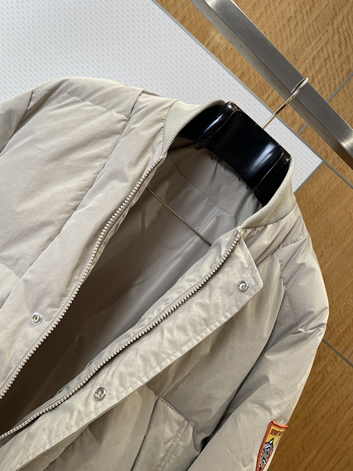 ディオール 刺繍入りベースボールカラーダウンジャケット