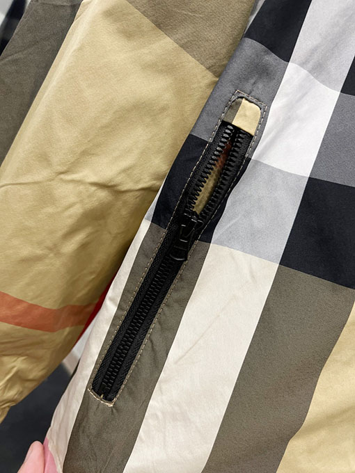 バーバリー 公式サイトと同じジャケット