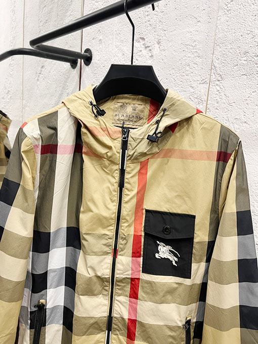 バーバリー 公式サイトと同じジャケット