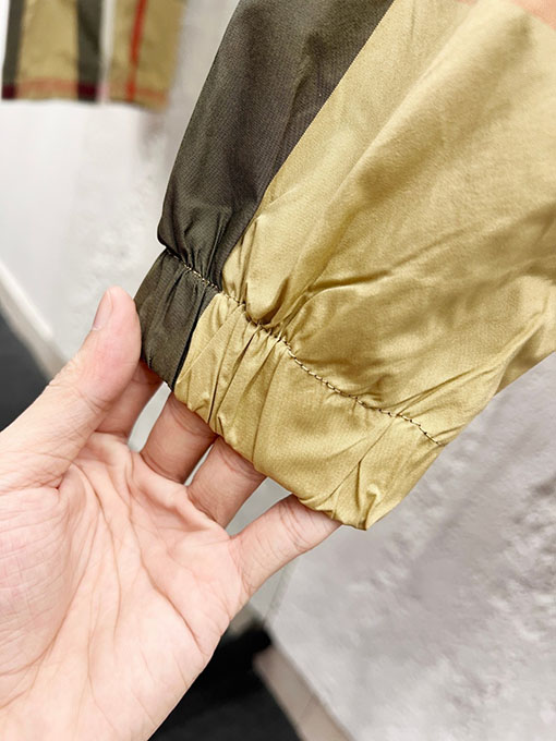 バーバリー 公式サイトと同じジャケット