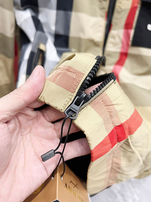 バーバリー 公式サイトと同じジャケット