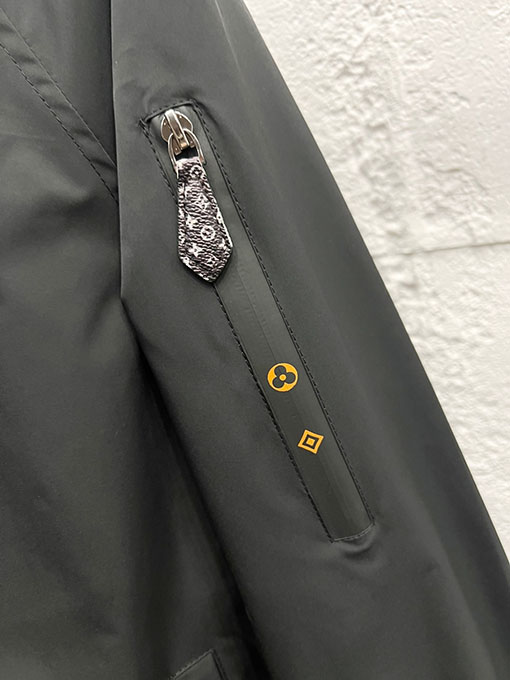 ルイヴィトンコピー LOUIS VUITTON 新モデル公式サイトと同じジャケット