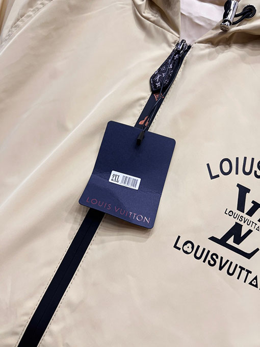 ルイヴィトンコピー LOUIS VUITTON 新モデル公式サイトと同じジャケット