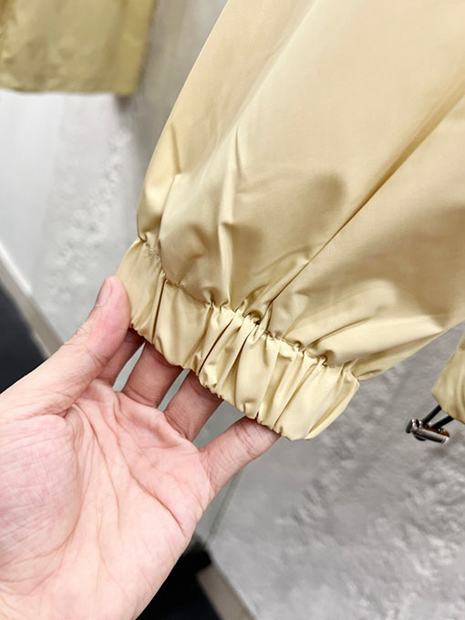 ルイヴィトンコピー LOUIS VUITTON 新モデル公式サイトと同じジャケット