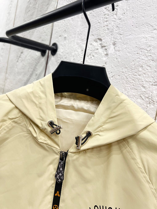 ルイヴィトンコピー LOUIS VUITTON 新モデル公式サイトと同じジャケット