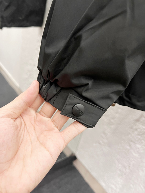 プラダスーパーコピー 新しいトライアングルロゴメンズジャケット