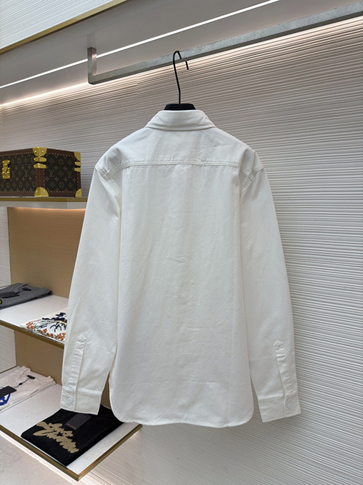 グッチスーパーコピー 家紋の刺繍入りデニムシャツ