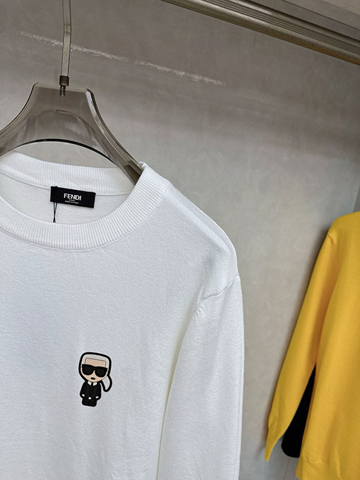 フェンディ ロゴ刺繍カジュアルニットセーター