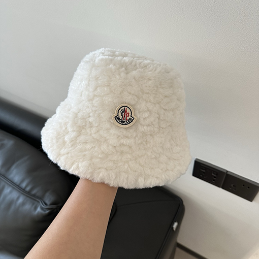 モンクレール ラムウールの漁師の帽子