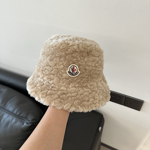 モンクレール ラムウールの漁師の帽子