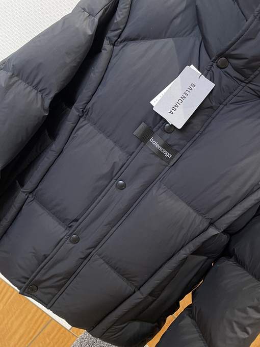 バレンシアガ BALENCIAGA アップリケフード付きダウンジャケット