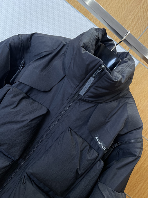 バレンシアガスーパーコピー BALENCIAGA ワークウェアスタイルのダウンジャケット