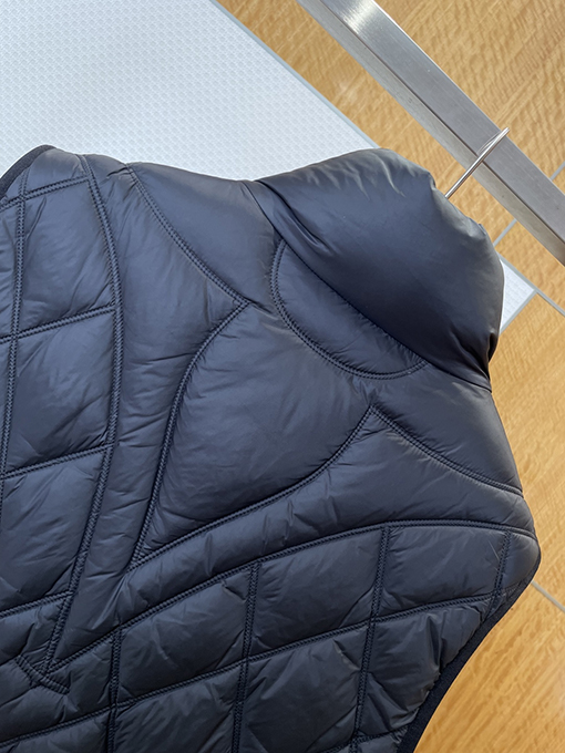 ルイヴィトン ダイヤモンド柄プリントダウンベスト