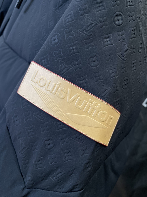 ルイヴィトン LOUIS VUITTON 取り外し可能な袖パッチフードダウンジャケット