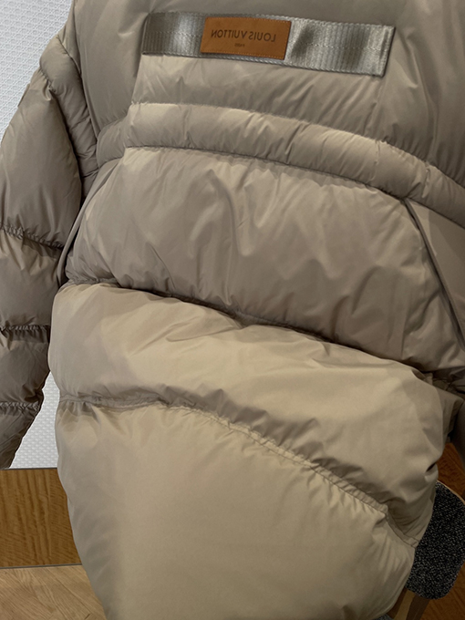 ルイヴィトンコピー LOUIS VUITTON スタンドカラーダウンジャケット