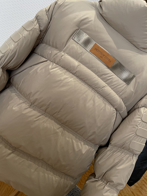 ルイヴィトンコピー LOUIS VUITTON スタンドカラーダウンジャケット