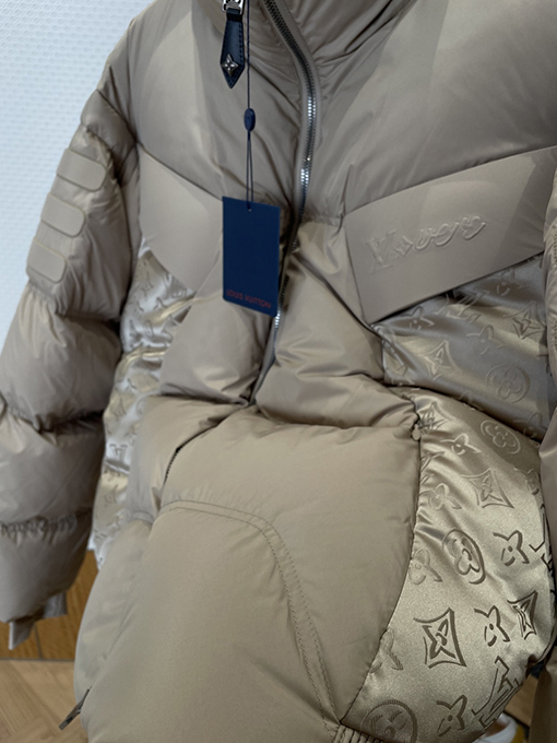 ルイヴィトンコピー LOUIS VUITTON スタンドカラーダウンジャケット