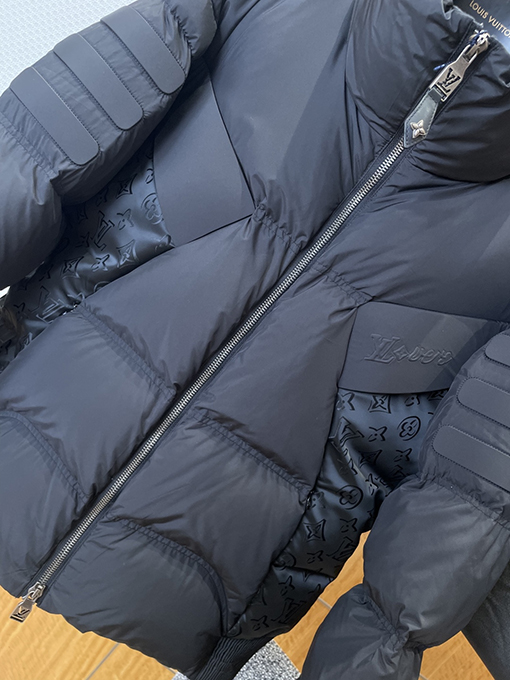 ルイヴィトンコピー LOUIS VUITTON スタンドカラーダウンジャケット