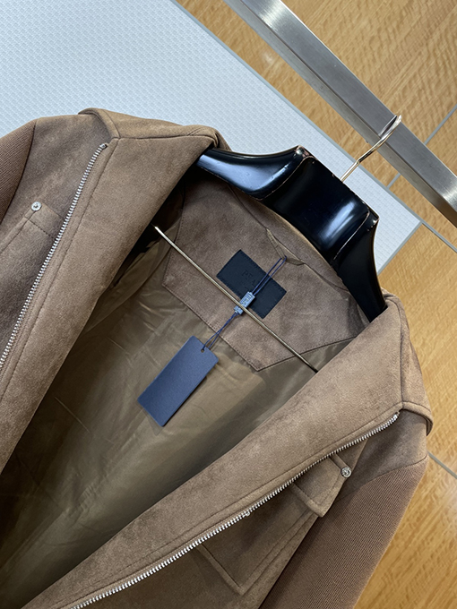 プラダコピー エナメルのトライアングルロゴスエードパッチワークニットジャケット