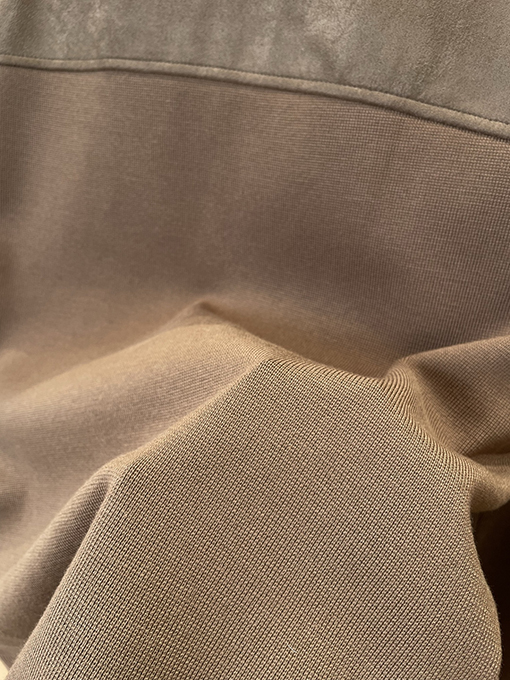 プラダコピー エナメルのトライアングルロゴスエードパッチワークニットジャケット