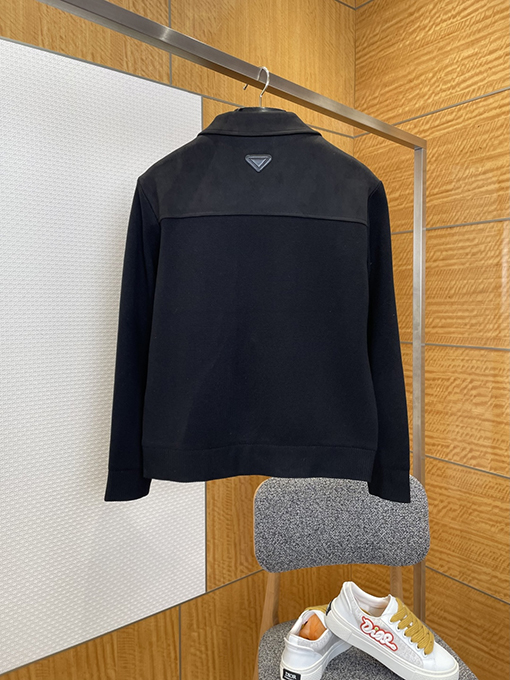 プラダコピー エナメルのトライアングルロゴスエードパッチワークニットジャケット