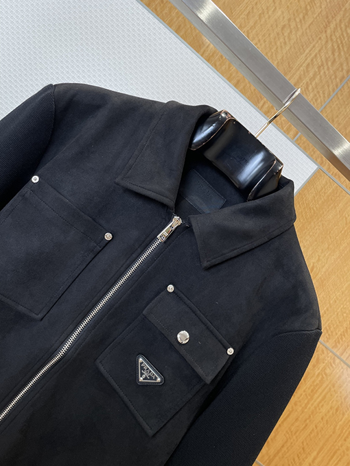 プラダコピー エナメルのトライアングルロゴスエードパッチワークニットジャケット